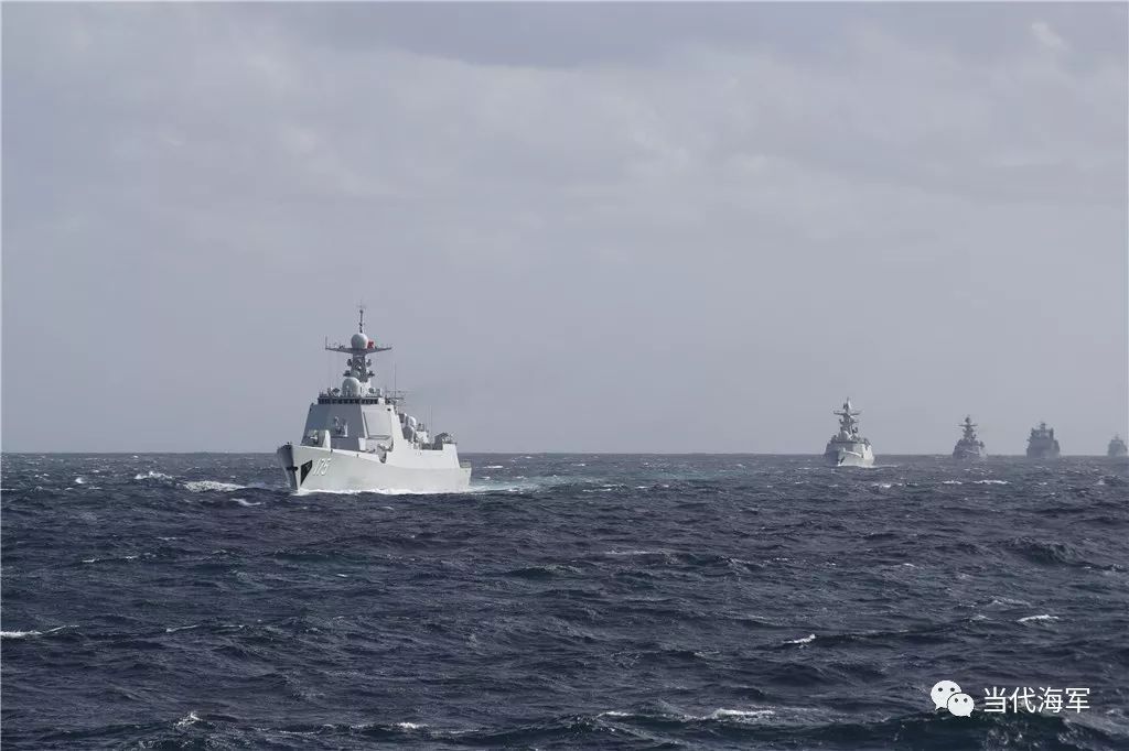 海军第三十三,三十四批护航编队进行任务交接