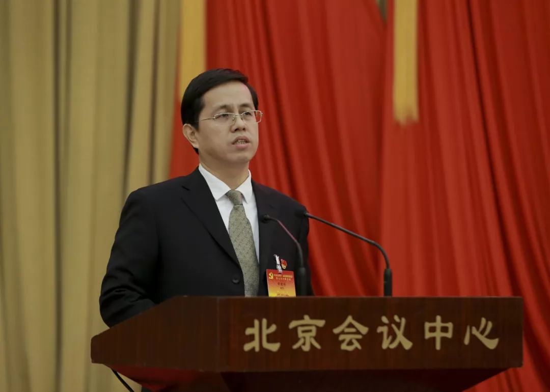 1月20日上午,驻市人力资源社会保障局纪检监察组组长章建伟向全会述责