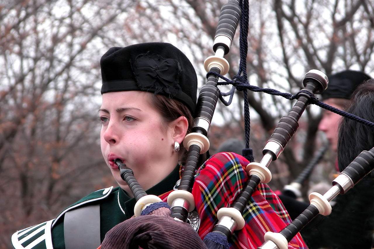 原创苏格兰人爱穿苏格兰方裙爱吹苏格兰风笛爱喝苏格兰威士忌