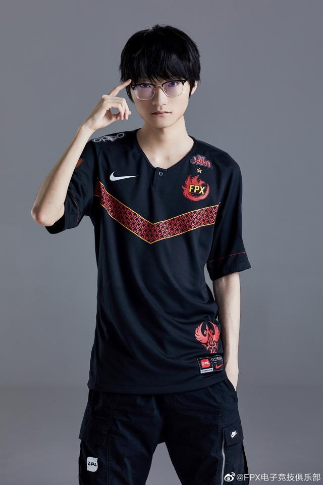 英雄联盟小天状态低迷pdd任何产品都有保质期