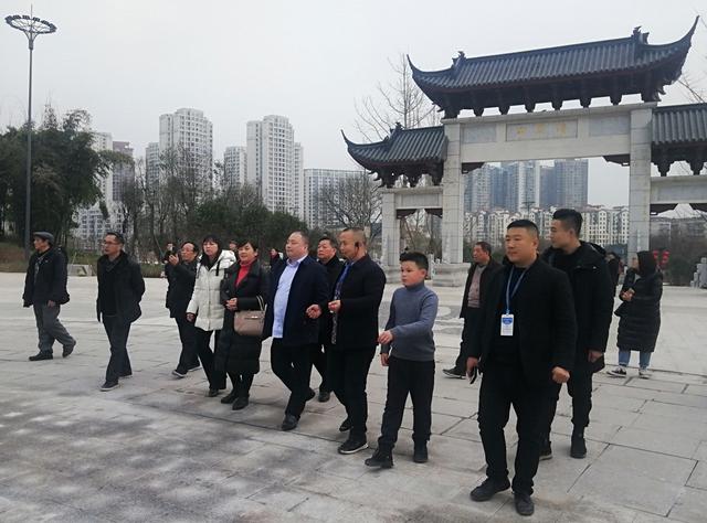 委党组书记,主任刘松,班子成员尹晓钟,杨汉勇,黄映,任荷蓉出席,40