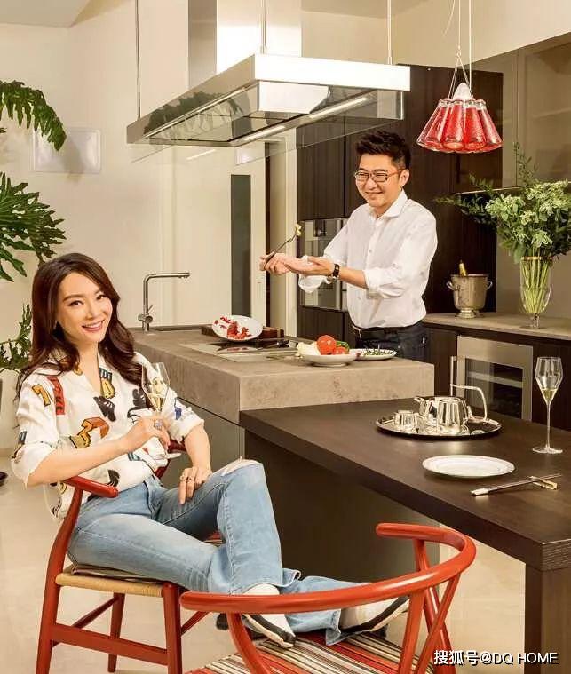 生活朴实无华且枯燥的世界级钢琴家赵胤胤为爱妻陈数打造美家