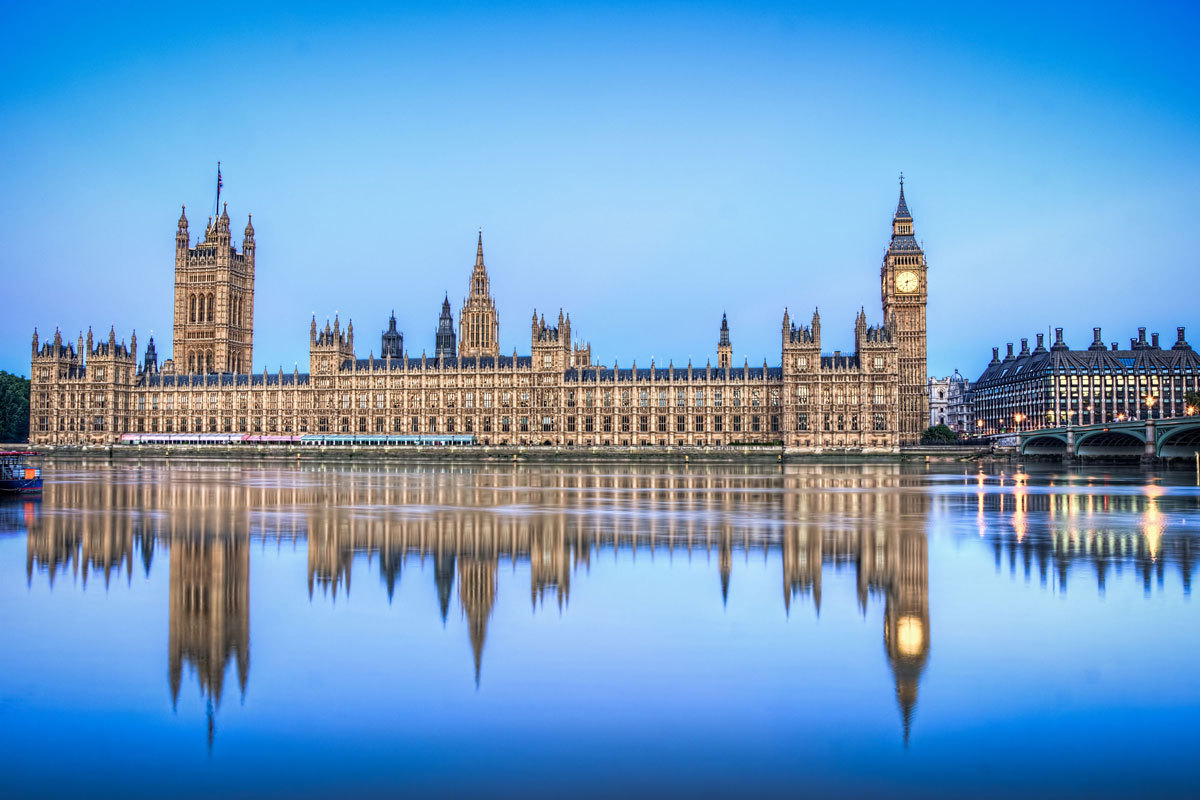 此宫殿是英国政府代名词:身为国家级地标,却不如宫中一面钟有名