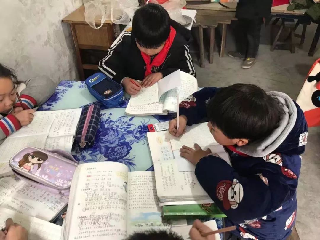 三灶小学寒假学生学习小组活动掠影