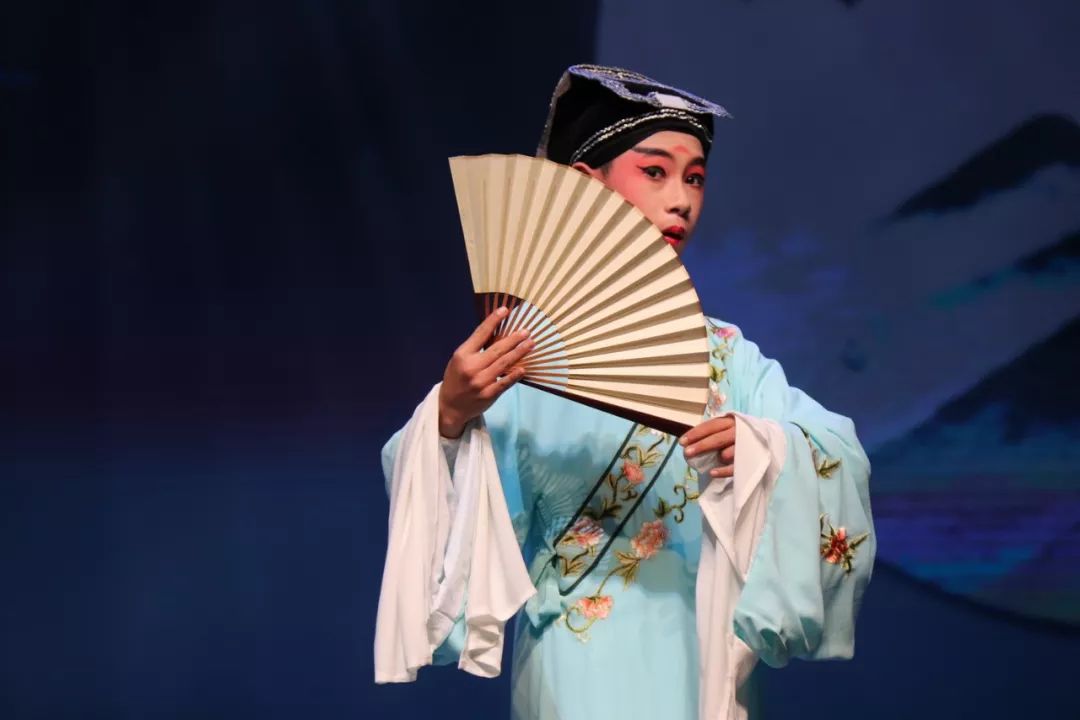 雅部正音天上清歌成都青少年宫戏曲学员受邀参加学生戏曲晚会汇演