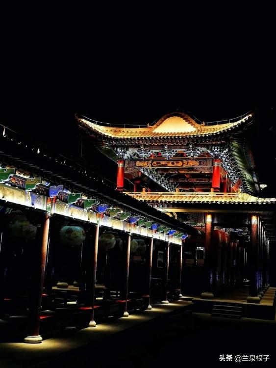 金城公园华光璀璨魅力西固流光溢彩