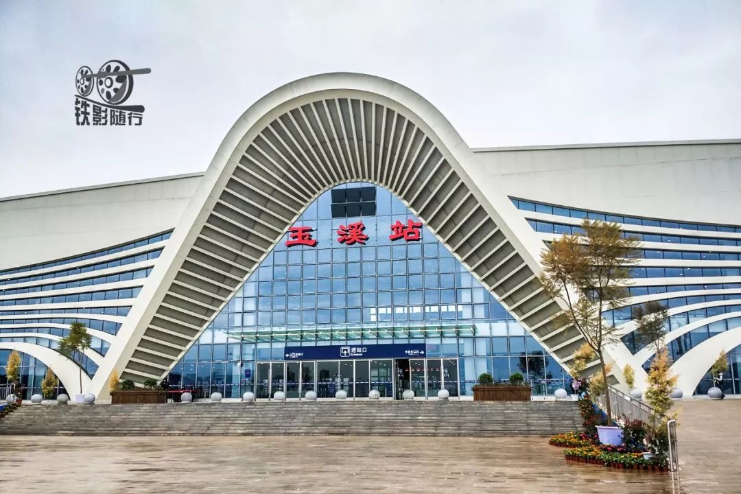 昆玉河铁路通海站,2014年,又称"新昆河铁路"的昆玉河准轨铁路全线通车