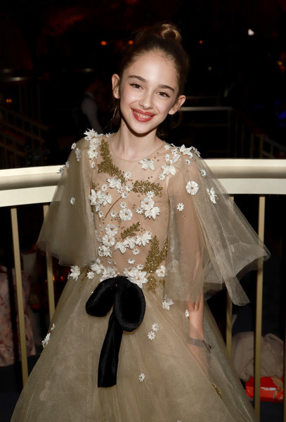 这个小女孩才11岁就美若仙女,还被小李子盛赞演技_茱莉亚·巴特斯