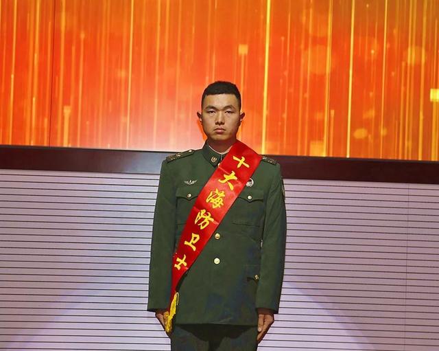 跨越长空浩荡指令畅达千万里锋镝无形指苍穹战神专家——张志强张志强