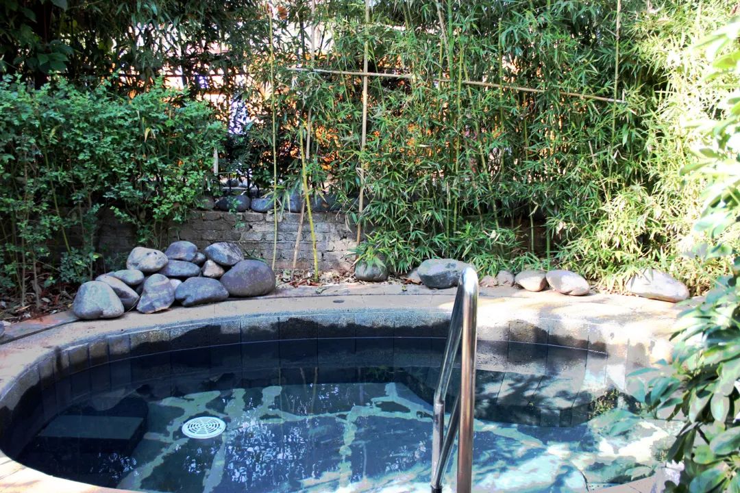 世外小桃源丽水泡温泉纯中药泡池等您来