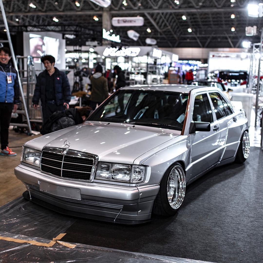 采用pandem车身宽体套件的奔驰 190e!