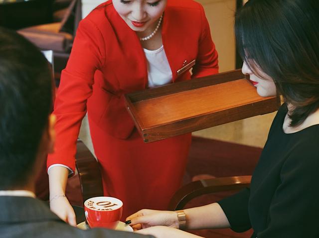 成都凯宾斯基饭店致敬红衣女郎凯宾斯基品牌大使十周年庆典