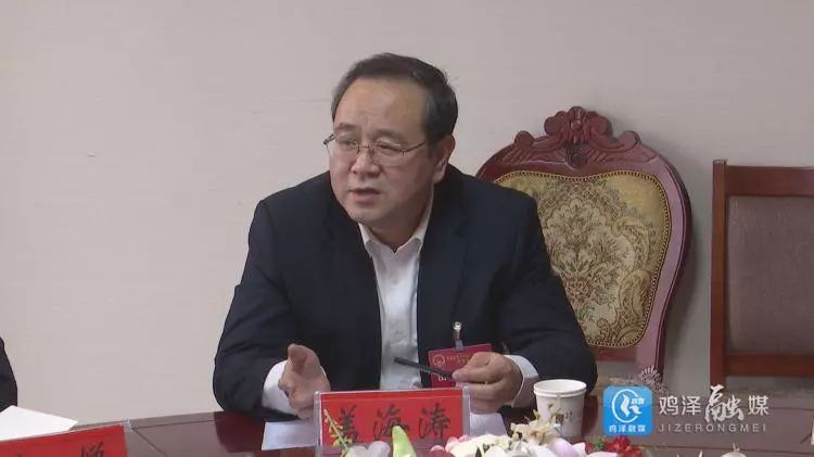 盖海涛等县领导参加人大代表团分组讨论