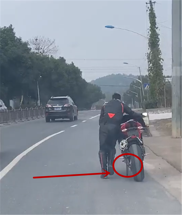 杜卡迪1098在国道被推行看到链条那一刻才知这车质量有待提高