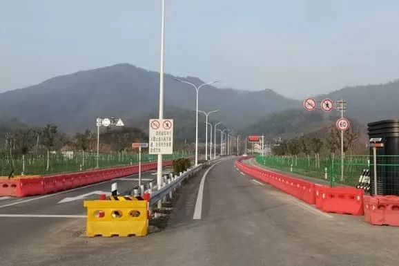 32省道平水大岩头山隧道通车啦