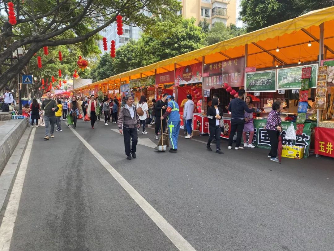 海珠花市今日開幕繁華熱鬧的背後有這樣一群人在默默堅守