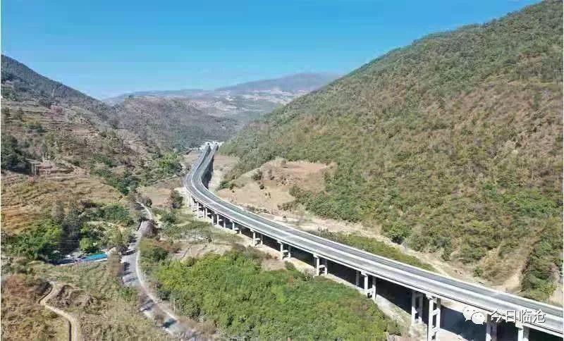 凤庆至巍山高速公路图片