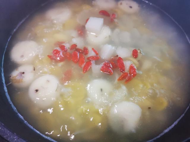 别忘记养胃,这道甜汤好喝又滋补,养胃养颜,记得煮来喝