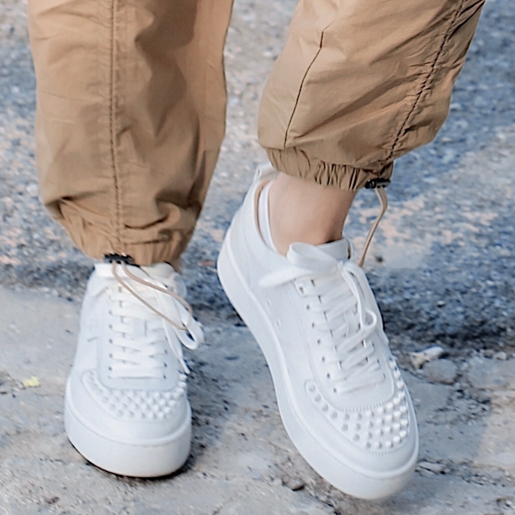 抓住冬天露脚踝的王俊凯,想给不乖宝宝穿长袜