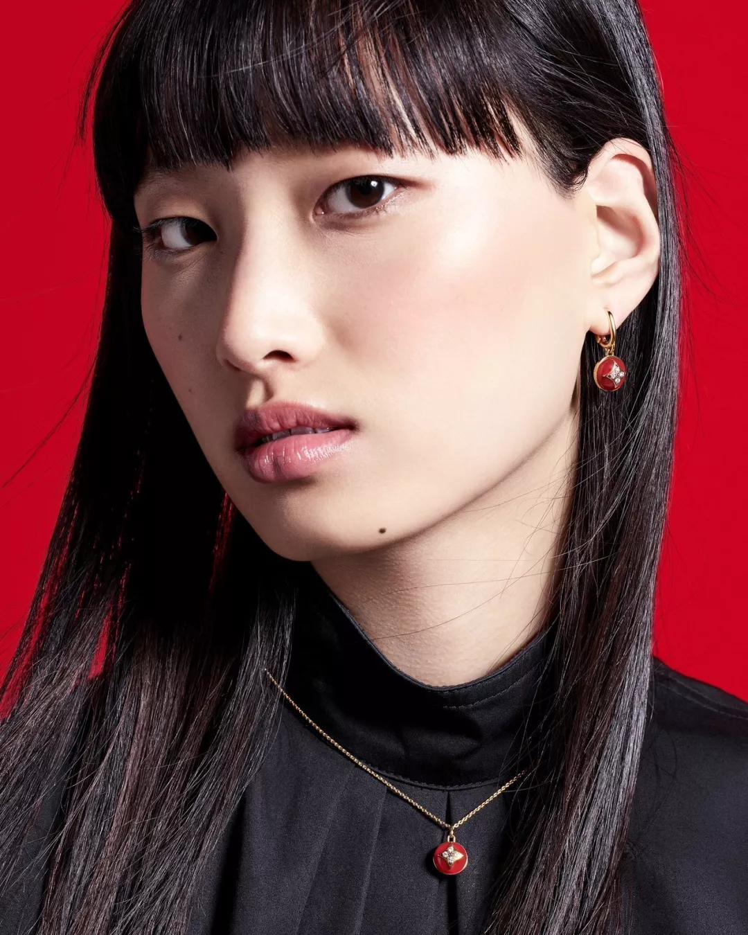 一周超模张丽娜拍摄v杂志新刊王涵出镜lv2020新年广告