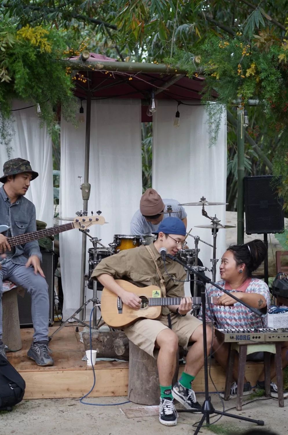 一起歌唱,一起玩集结本土乐队/独立音乐人/小众歌手等草地 live show