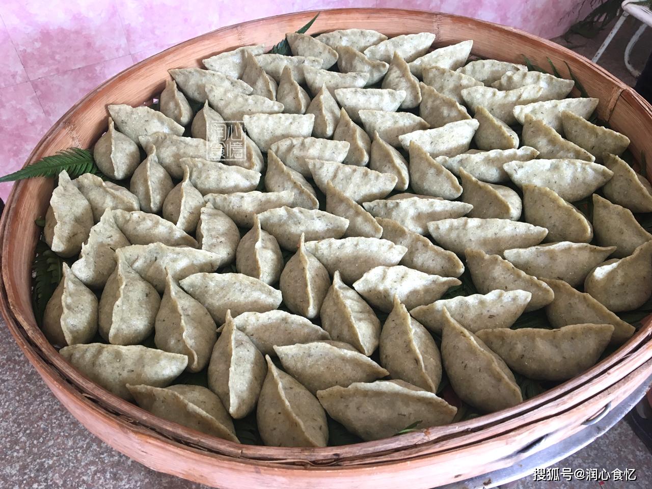 逢年过节,包糍的需求量莫名地变大,就算是平常无人问津的包糍店也能接