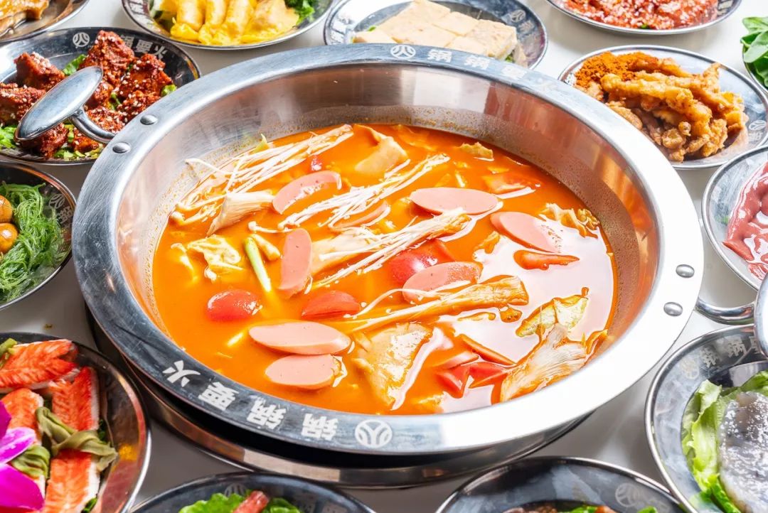 五角场这家『不传统老火锅』,锅底很『旺』,很『开运』!_汤底