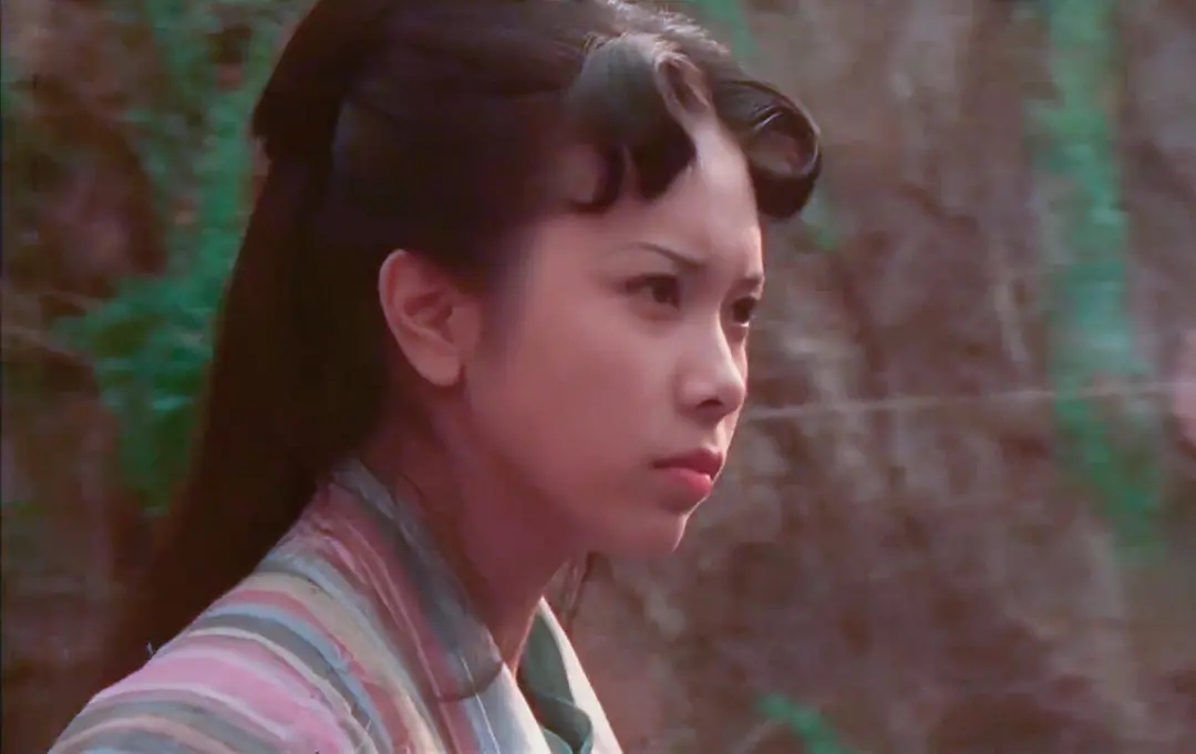 从这部影片上映后影响力看,不止成就了莫文蔚,另外两位女配角蔡少芬和