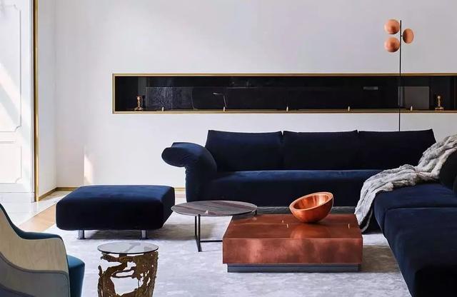 原创杨坤家客厅150㎡花2年挑家具把艺术馆搬进了自己家