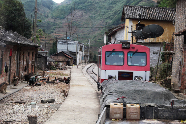 滇越铁路世界唯一仍在运行的米轨铁路曾称为世界三大工程奇迹