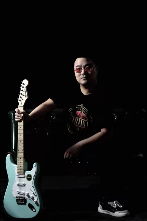 实力原创歌手袁野野哥2019年末巨作这是首情歌全国发行