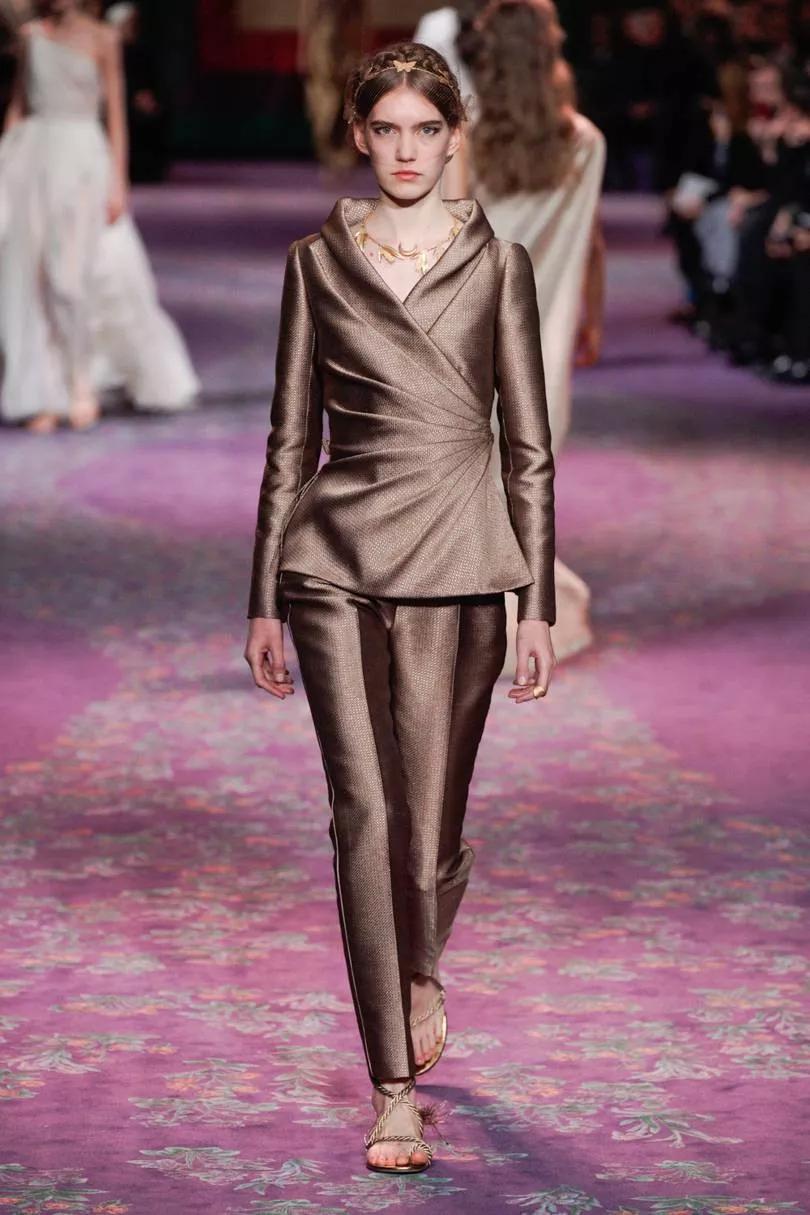 迪奥christiandior2020春夏高定女装秀