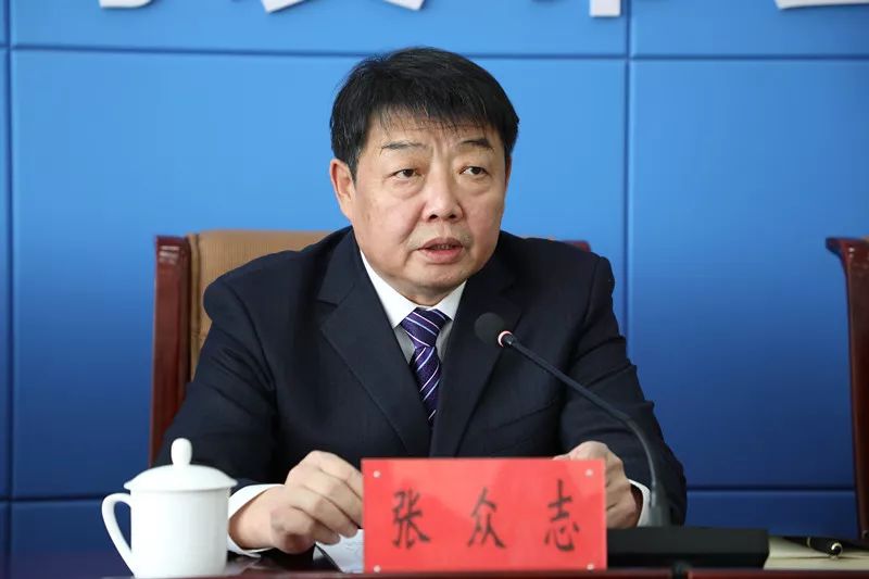 首先,请张众志秘书长作2019年全市营商环境评价情况发布.