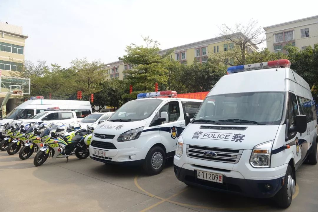 新警车发放三角的平安由我们来守护