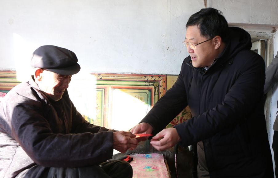 康保县县委书记刘雪松带队开展春节慰问活动