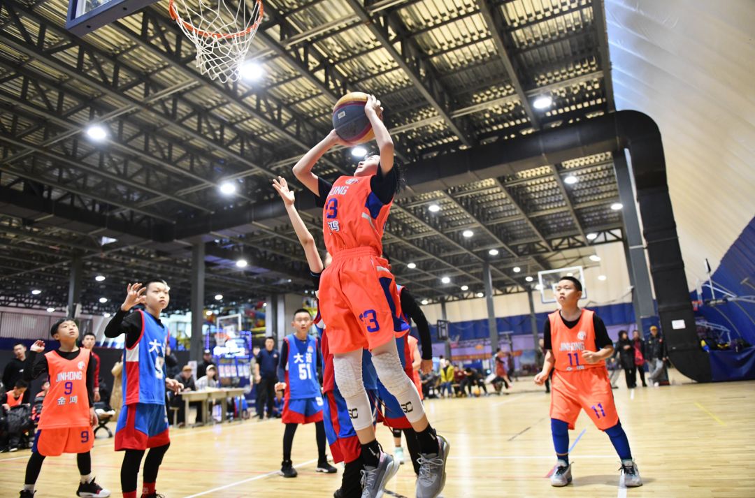 快来看一看这些小篮球手们的英姿!_大连市