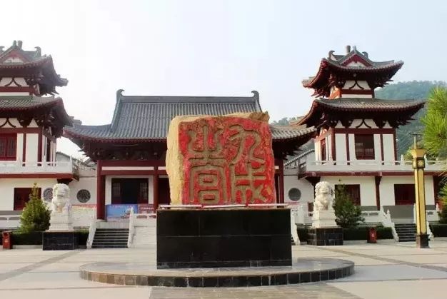 慈善寺,碑亭景区对游客实施免门票优惠活动;2.