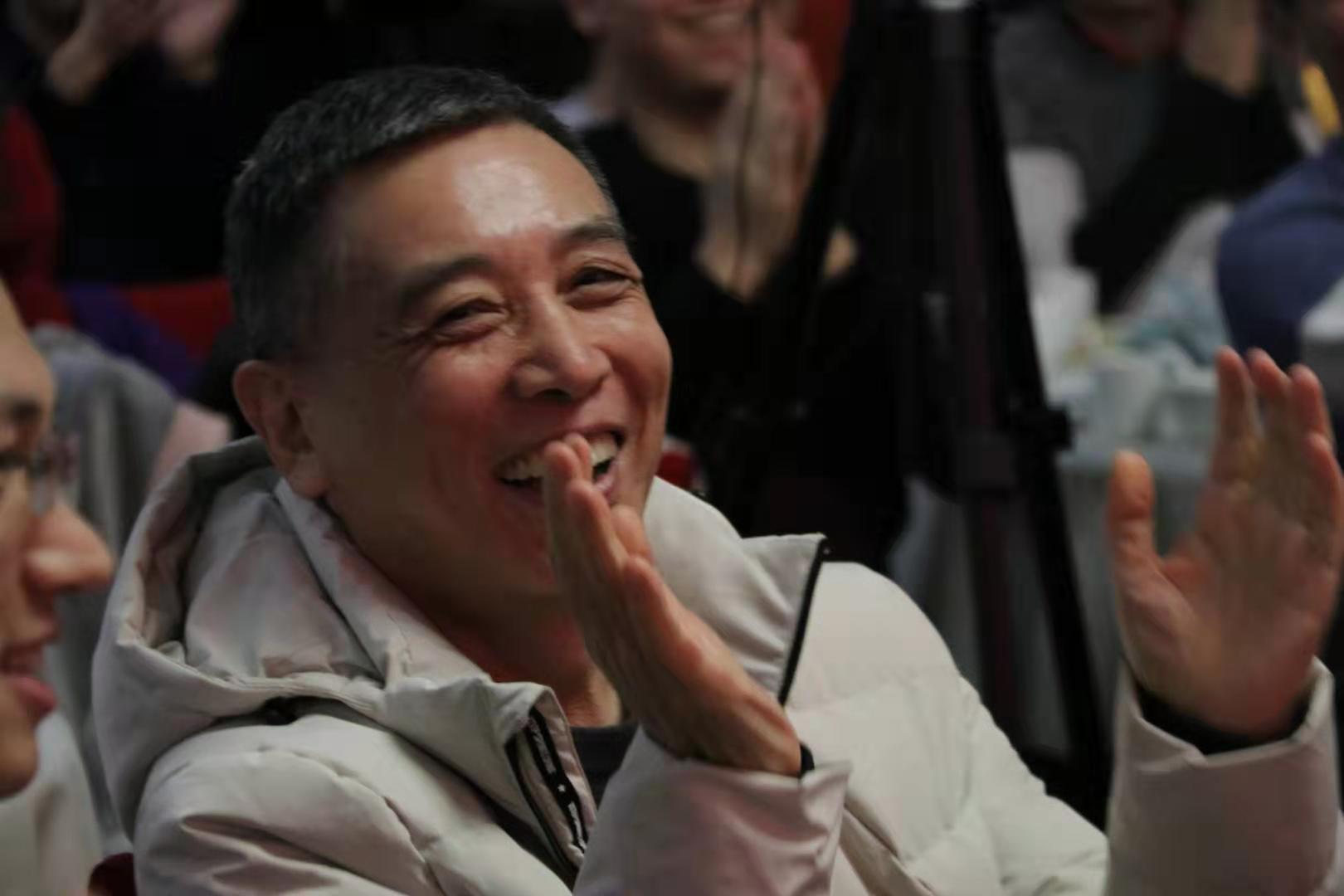 张作民:和大学生一起好开心