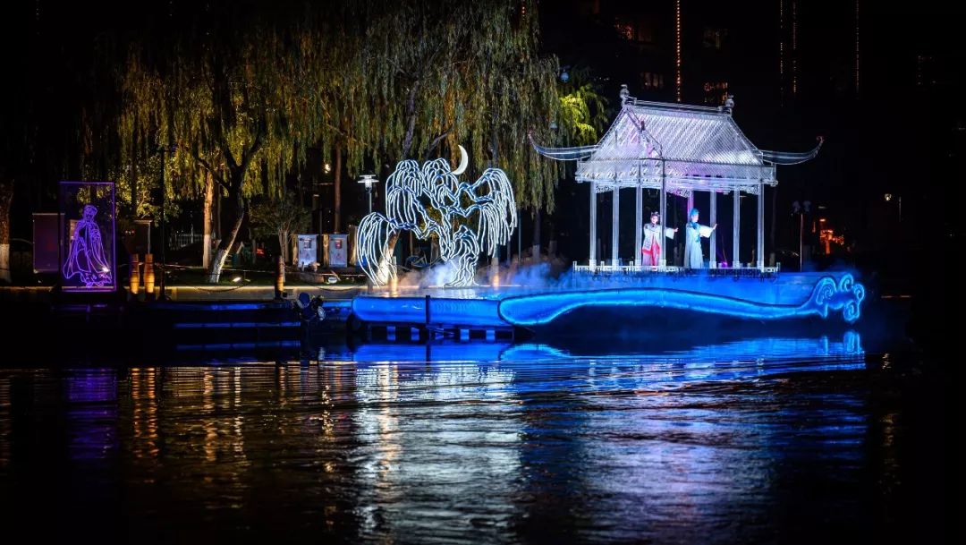 不夜温州中国行进式夜游演出典范塘河夜画正式公演