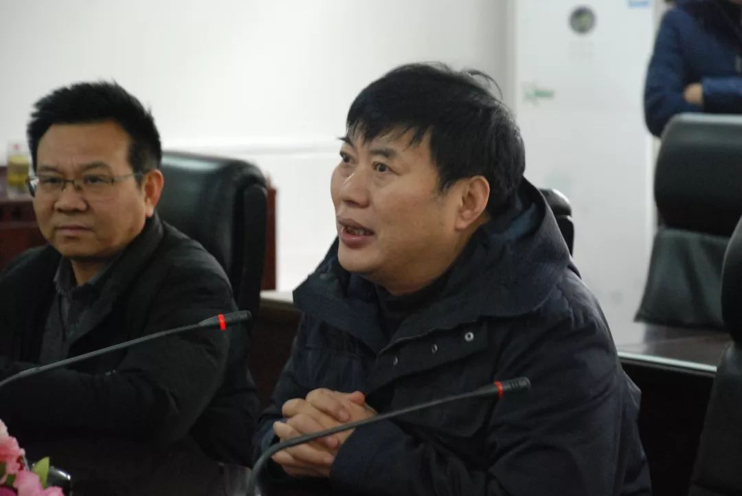 市区领导慰问我校获得"安康市有突出贡献专家"荣誉称号的邹安生校长