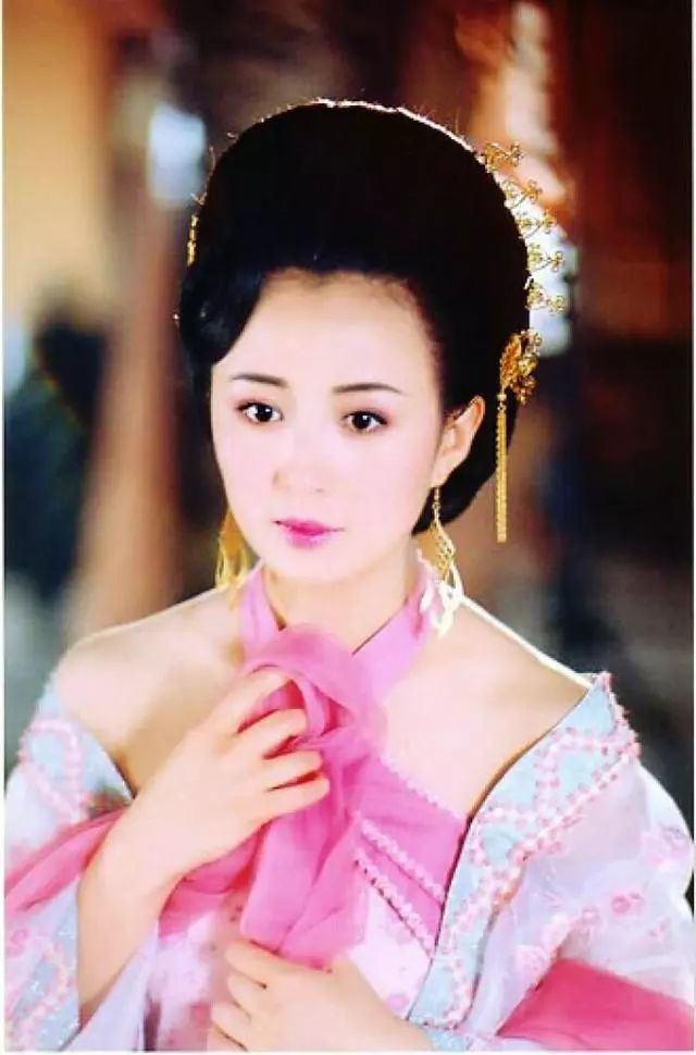 《至尊红颜》剧中杨童舒饰演的女二号徐盈盈.