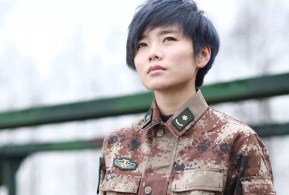 许飞:这首歌的创作纯属偶然,在和词作者董玉方聊天中,提到他写了一篇