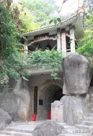 位于黄埔区铜鼓山的佛迹洞为海光禅师开凿,现为广州市文物保护单位