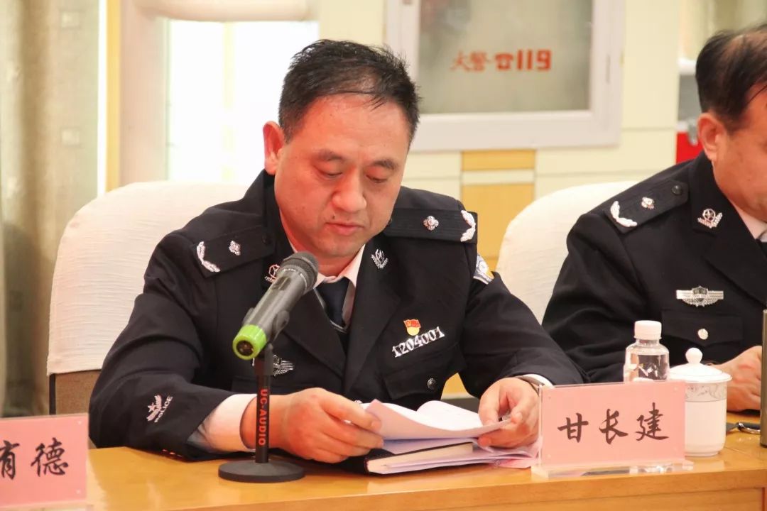 向群众汇报忠诚为要干净为本担当为先深化党对监狱工作的绝对领导