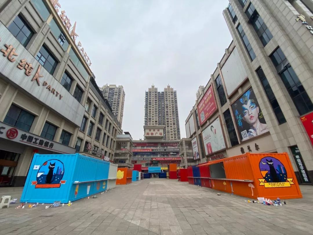 唐人财富中心嘉士伯啤酒美食广场从开业到现在财富广场就以美食来撑起