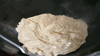 而要现煎先吃的鱼签,则需要准确掌握火候和油温,辅