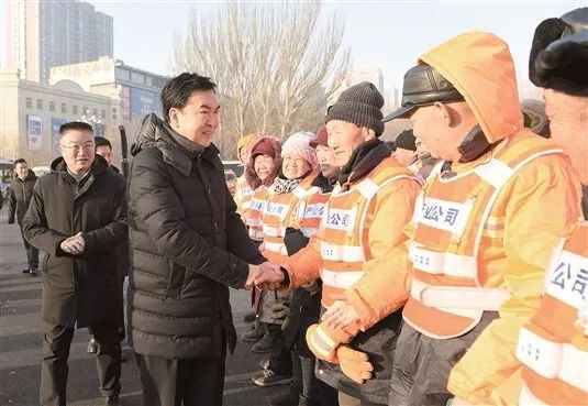 要闻张院忠春节前夕看望一线职工检查安全生产工作