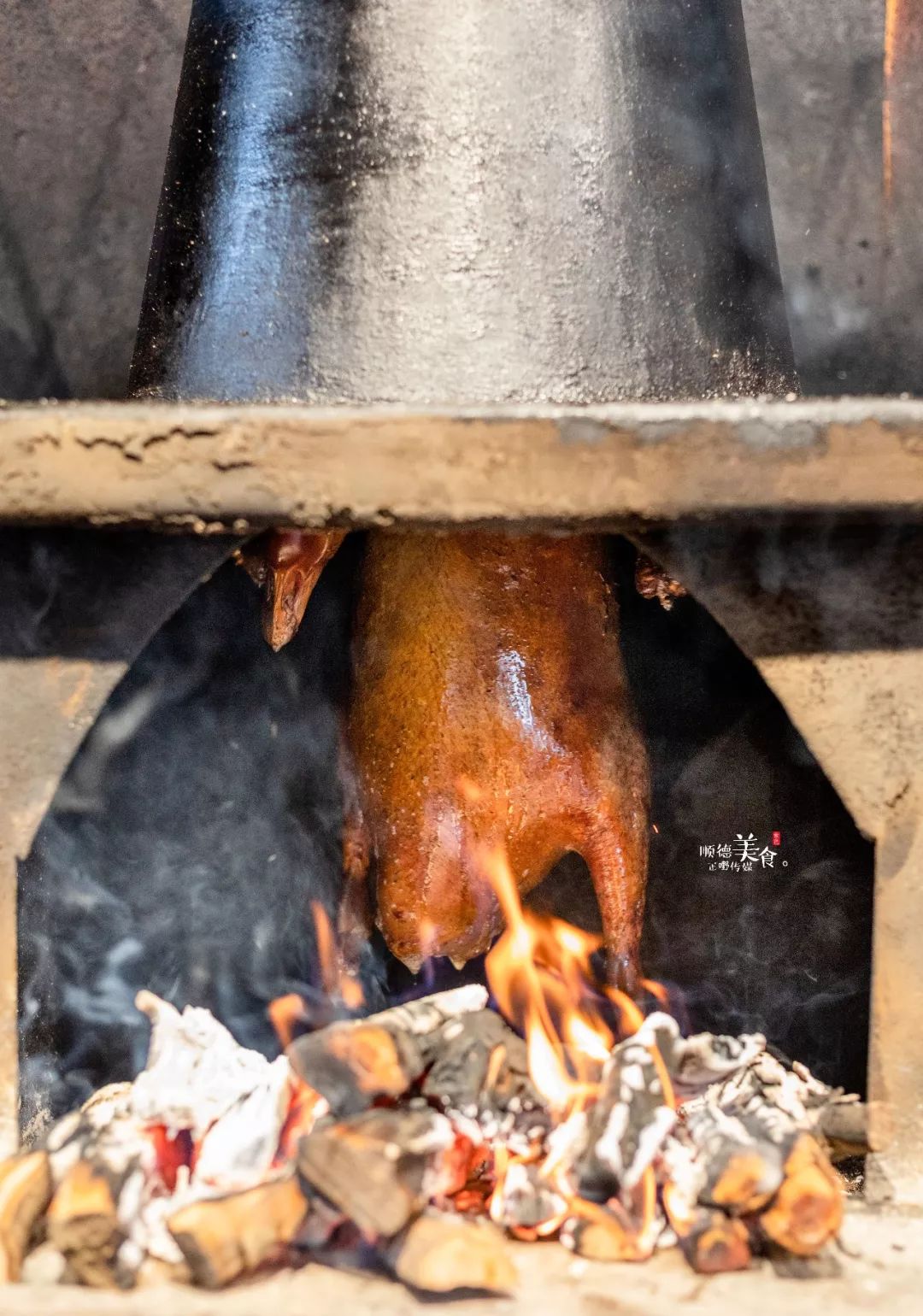 风靡珠三角吃货圈的古法果木烧鹅拥有超高的名气不预定根本吃不到
