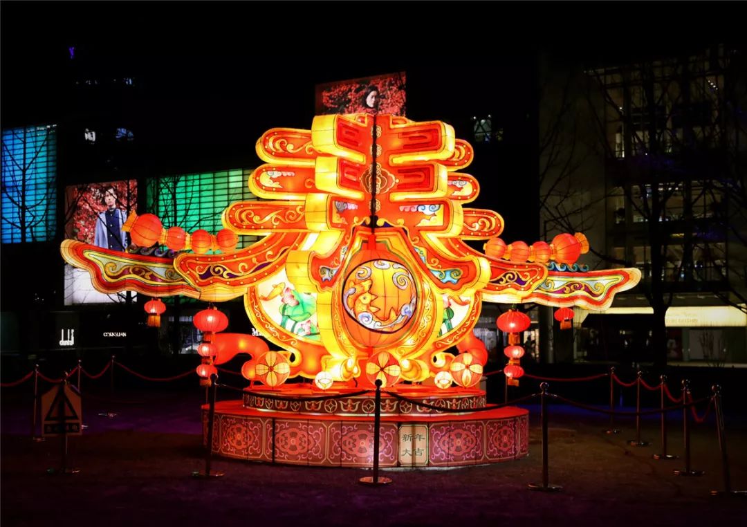 张灯结彩迎新春西城年味飘到家门口