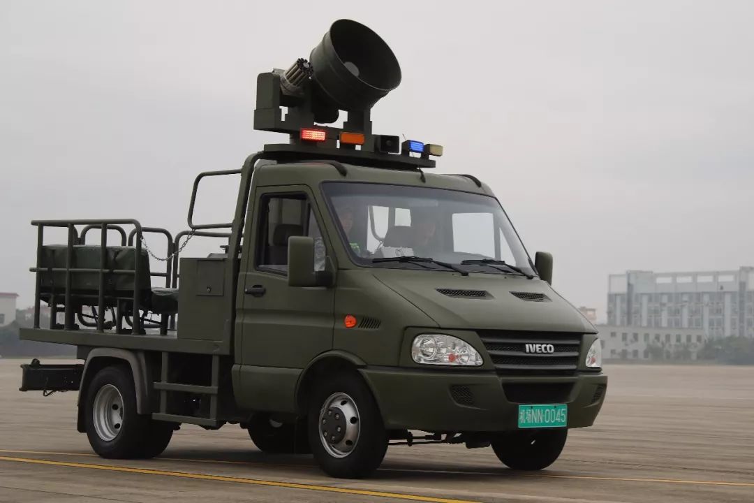 应急助航灯光车紧急布设应急助航灯光,新型机场驱鸟车绕跑道进行驱鸟